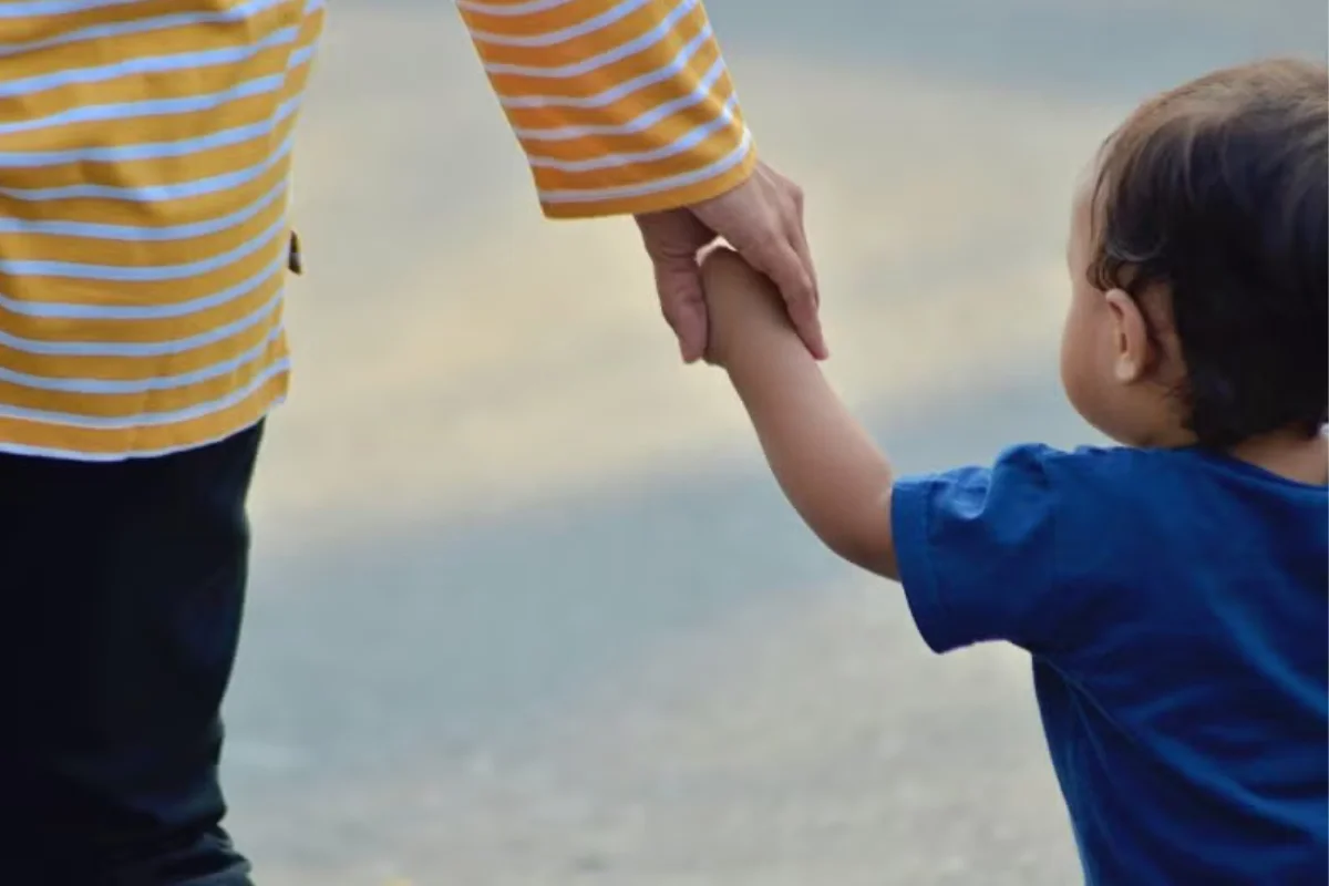 En qué consiste la ley de adopción que reduce plazos a 12 meses y amplía el acceso a todas las familias en Chile