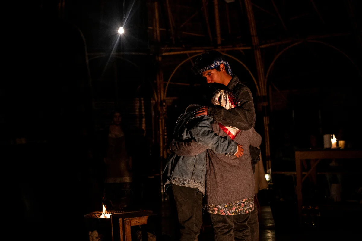 Ñuke: La obra que narra el acoso de la policía a una familia mapuche vuelve gratis a los escenarios