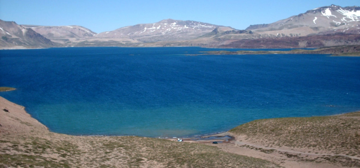 Complejo Volcánico Laguna del Maule registra enjambre sísmico con 105 eventos en menos de 3 horas