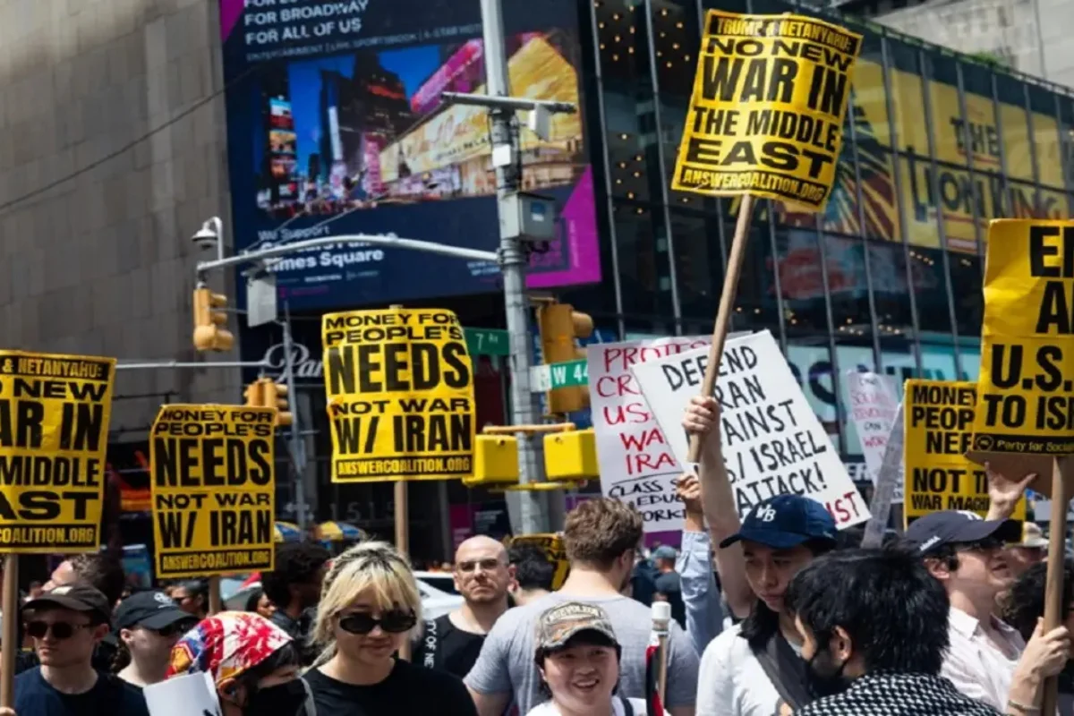 Aumentan protestas en EEUU y el mundo contra intervención de Trump en conflicto de Irán e Israel