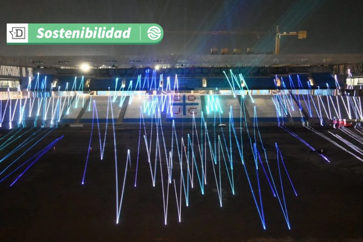 Fútbol sustentable: Iluminación con paneles solares en nuevo estadio de la UC podrá suministrar 6 partidos mensuales