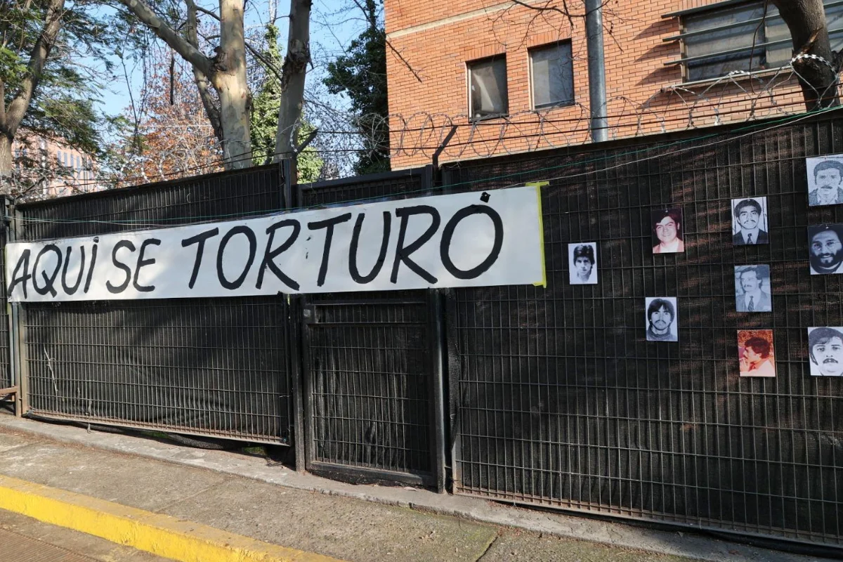 Gobierno entrega permiso provisorio del exCuartel Borgoño a Corporación de Memoria