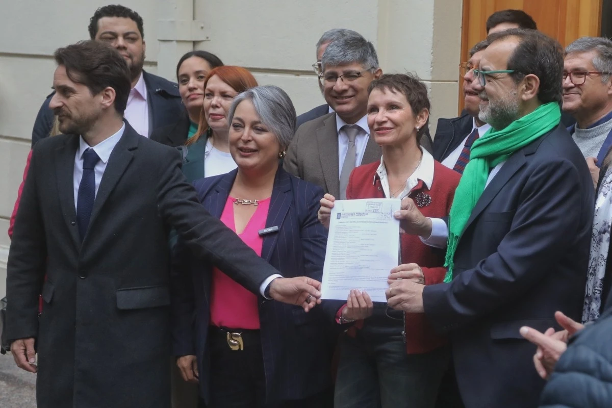 Primarias: La búsqueda del progresismo por la carta que desafiará a la derecha en la presidencial de fin de año