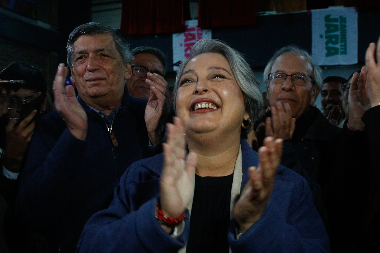 Jeannette Jara arrasa en Chile y el extranjero: Candidata del PC gana las Primarias 2025 con impresionante mayoría