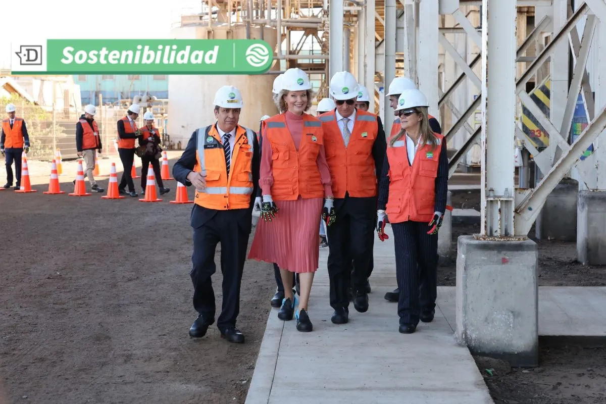 Visita real en Antofagasta: Reyes belgas recorren Planta Química de SQM para conocer procesos de producción sustentables