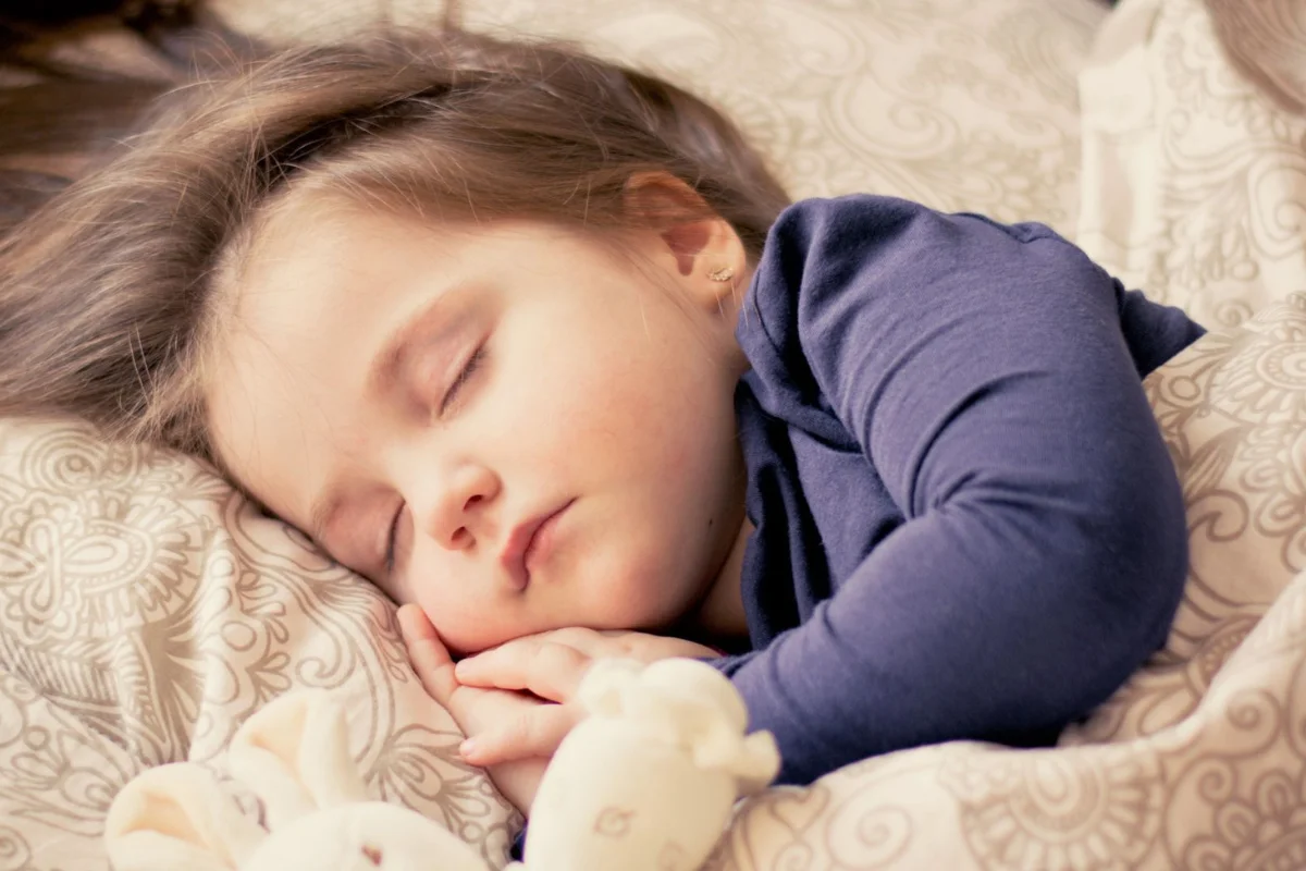 Vacaciones de invierno: Cómo impacta la falta de sueño en el crecimiento de niñas, niños y adolescentes