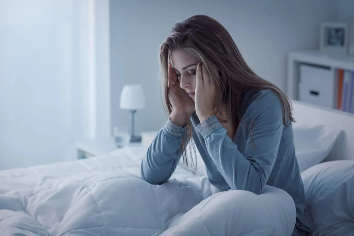 Estrés: Los hábitos matutinos que aumentan los niveles de cortisol y producen irritabilidad y caída del pelo