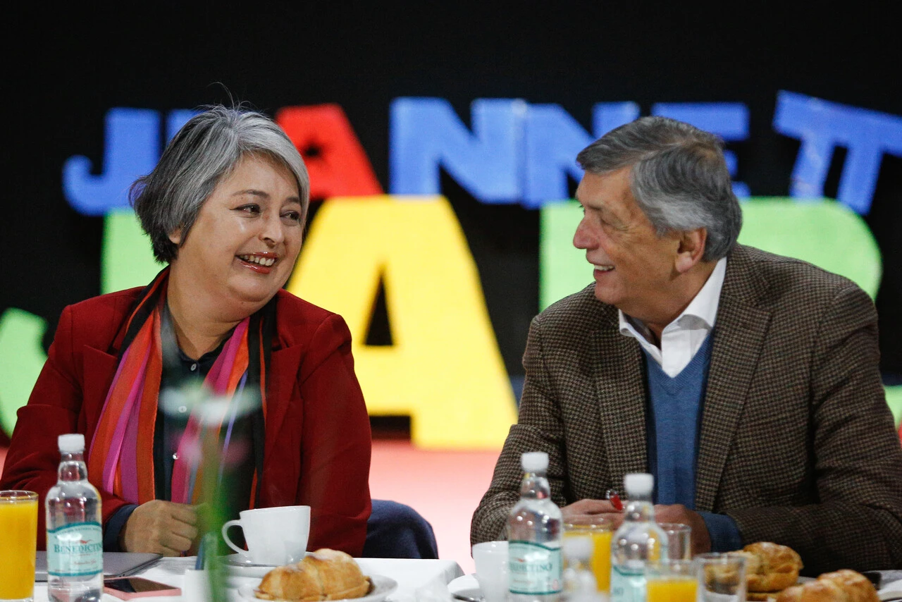 Tras exabrupto de Daniel Jadue: Jeannette Jara descarta definitivamente suspención de su militancia en el PC