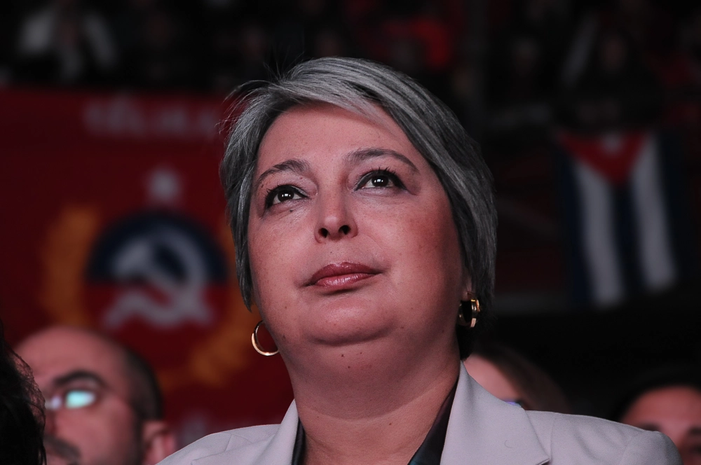 Tras exabrupto de Daniel Jadue: Jeannette Jara descarta definitivamente suspención de su militancia en el PC