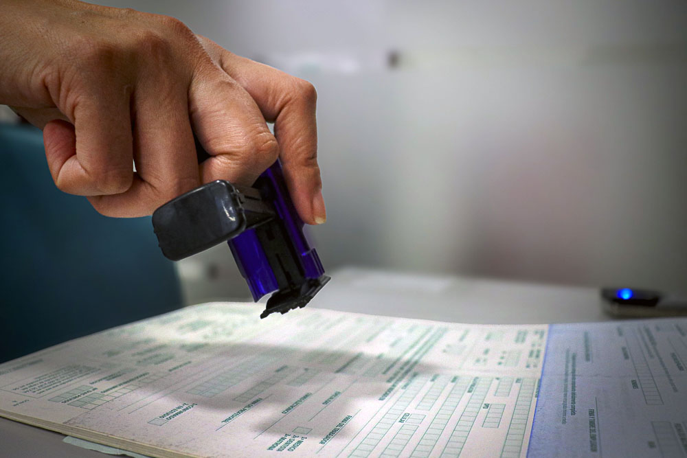 Caso Licencias salta el sector público al privado: Casi 3 millones de trabajadores son seguidos de cerca
