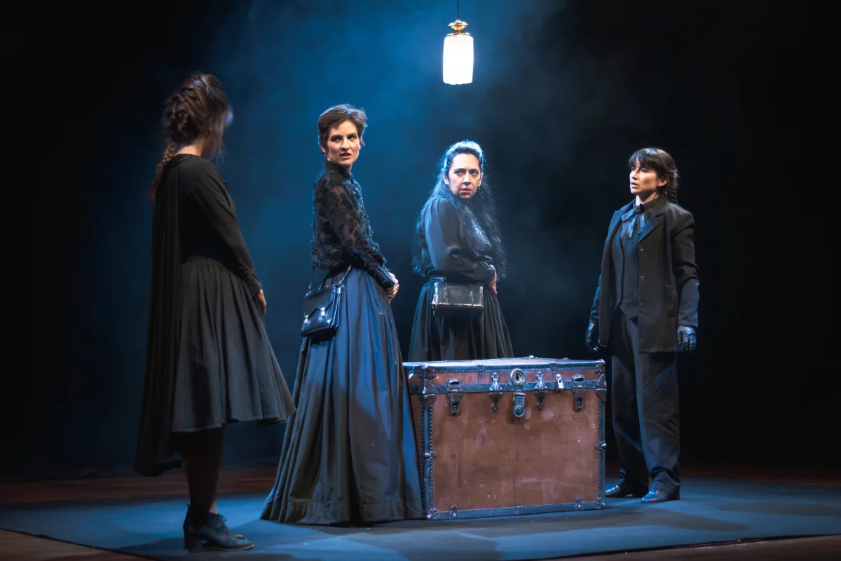 “Montegrande”: La obra que invita a un viaje al corazón y secretos de la infancia de Gabriela Mistral
