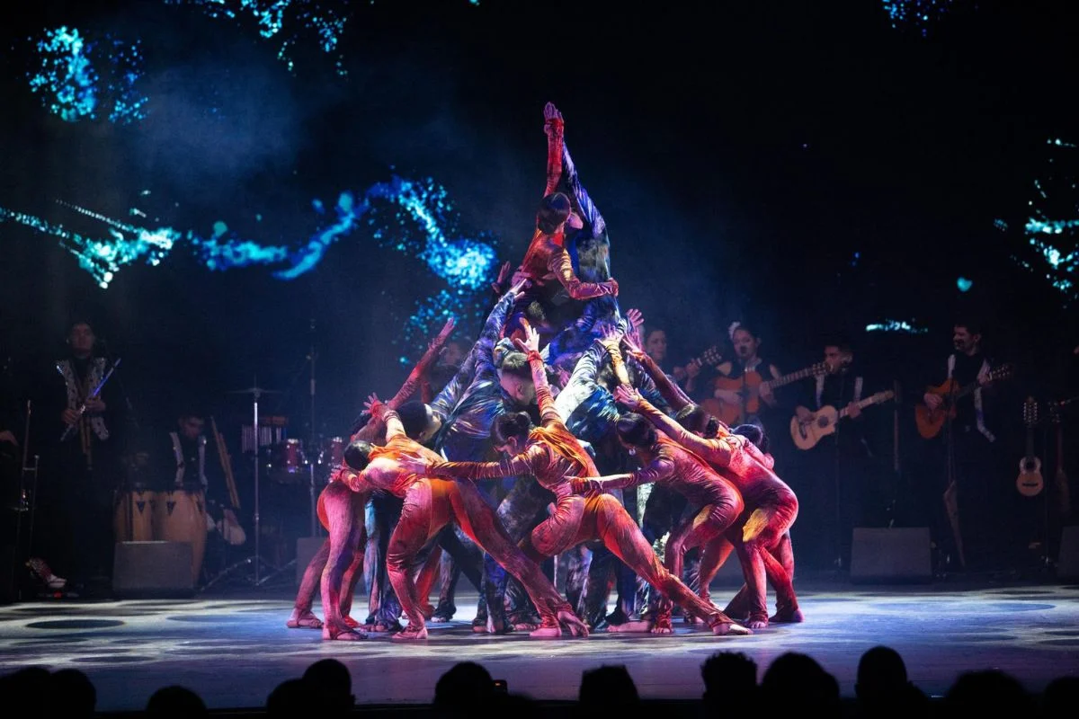 Ballet folclórico con orquesta en vivo dan vida a show único inspirado en leyendas mapuche, chilota y altiplánica