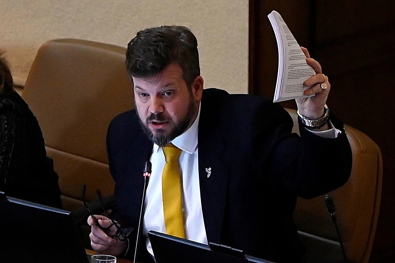 Diputados del PS pidieron remoción del diputado Johannes Kaiser: 