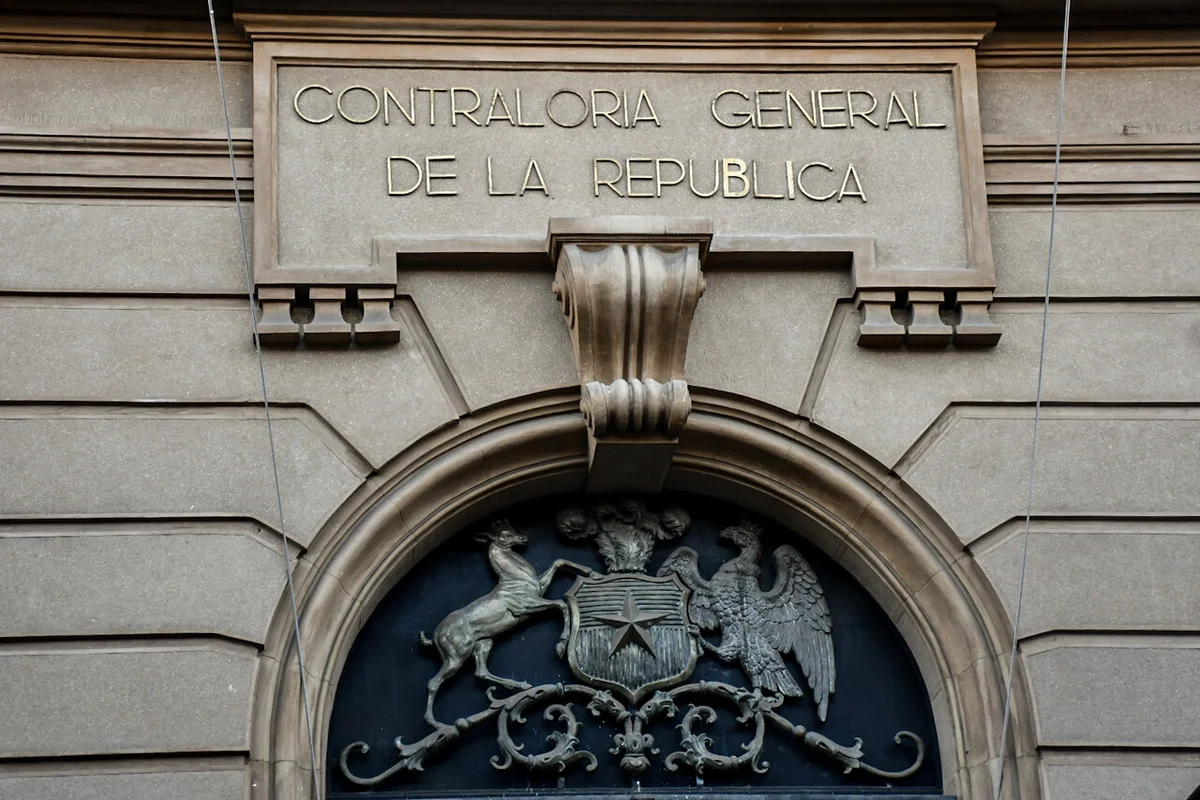 Exdirector municipal de Recoleta se transfirió $17 millones a cuentas personales y modificó su sueldo sin autorización