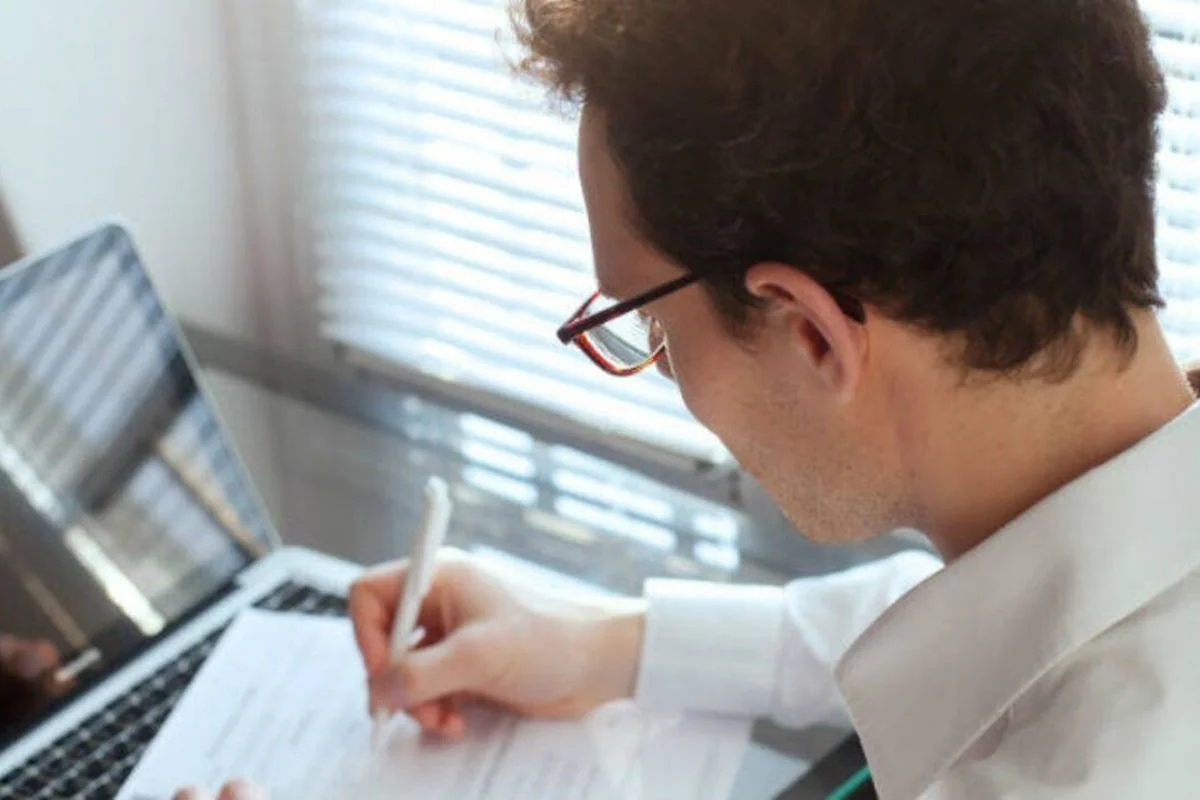 Prácticas profesionales en Chile: Cuáles son las habilidades más solicitadas en tecnología, logística y finanzas