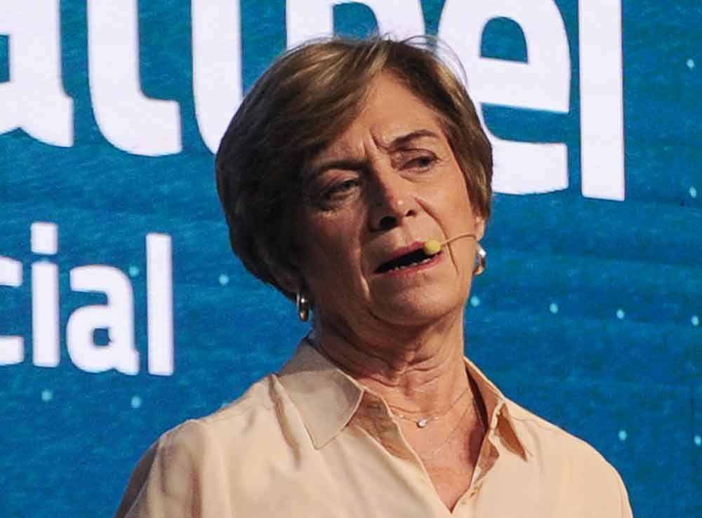 Matthei no detiene su caída libre: Cadem la posiciona tercera y Jara la dobla en el liderato