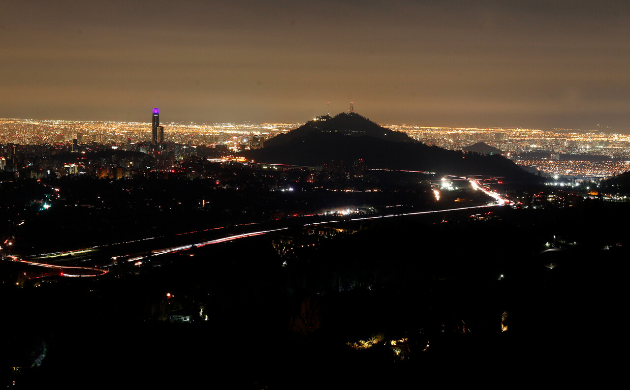 Cortes de luz en Santiago este miércoles 16: Las comunas que estarán sin energía en este día feriado