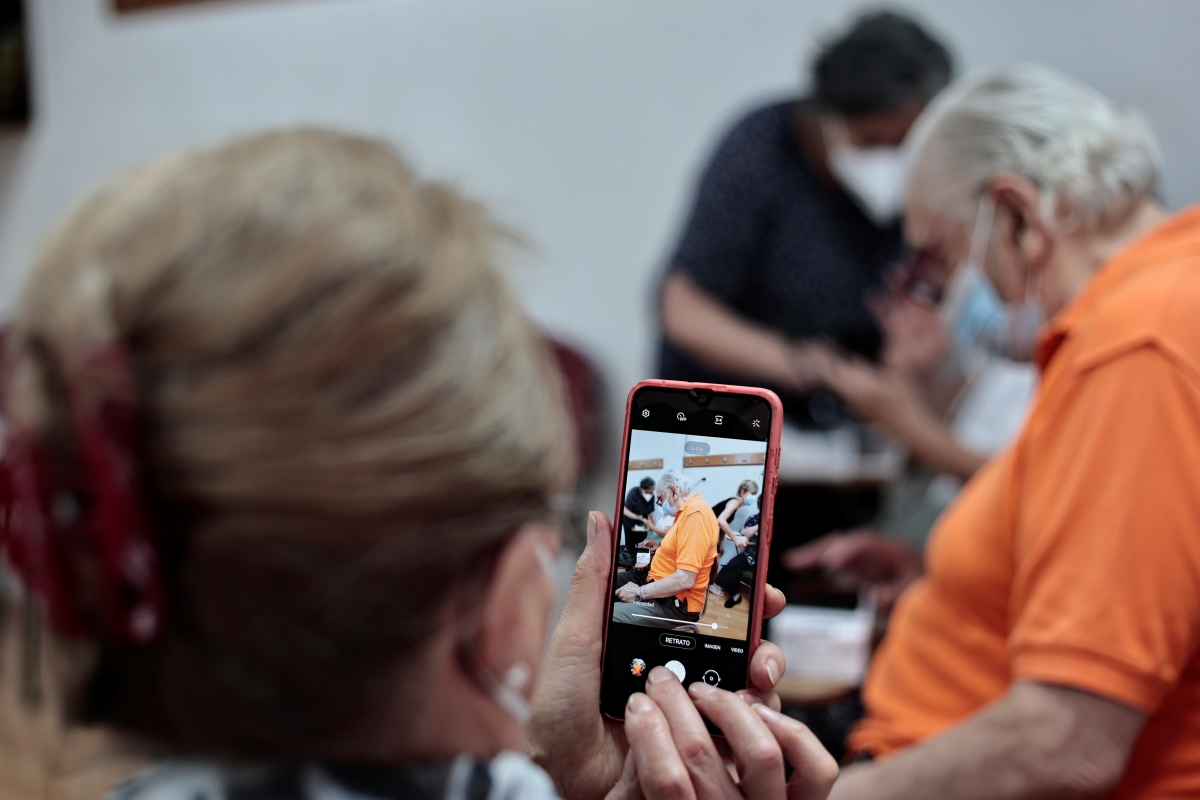 Lapidario diagnóstico entre adultos mayores: 84% revela que no quiere vivir en un asilo