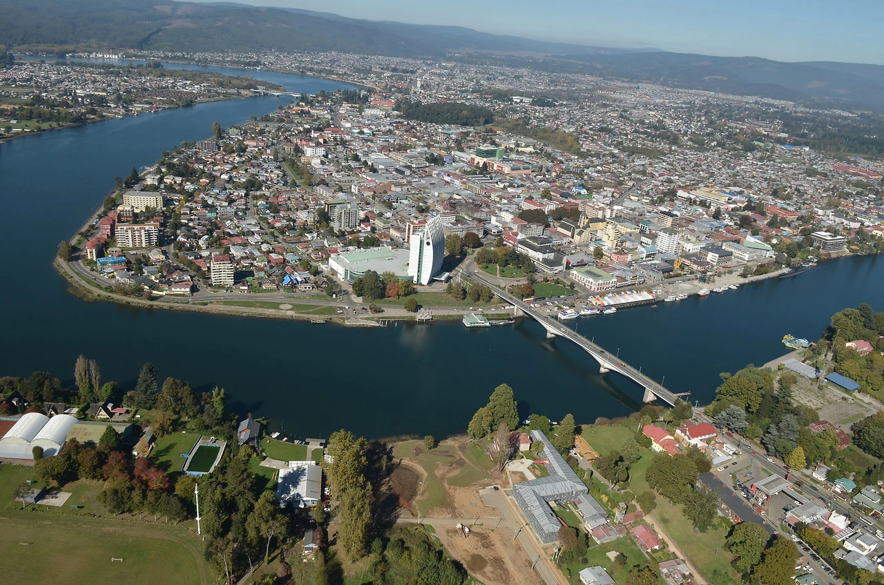 Por el río Valdivia: Ministerio y alcaldes se enfrentan en tribunales contra gremios que buscan anular norma de calidad del agua