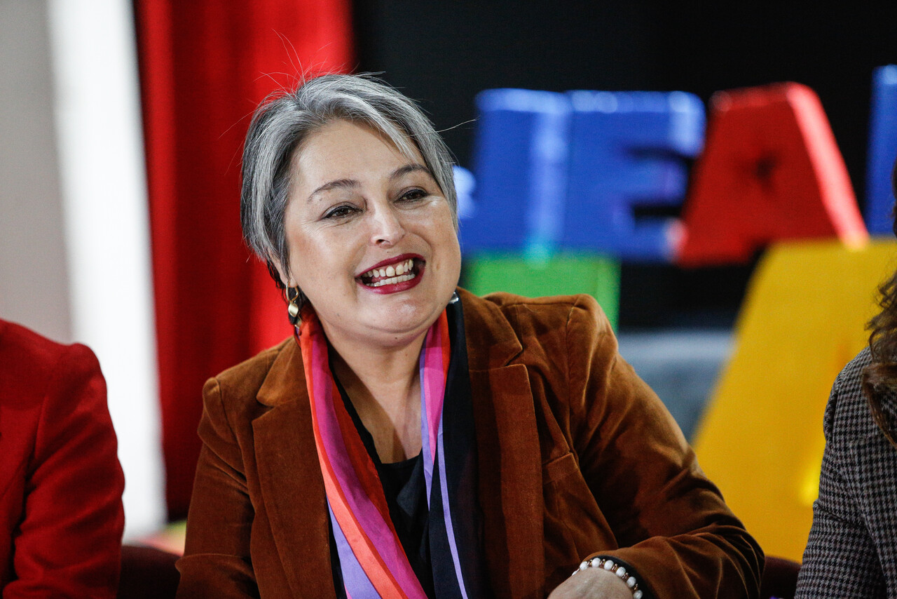 Jeannette Jara mantiene el liderato en encuesta Cadem: Supera a Kast en voto espontáneo y duplica a Matthei