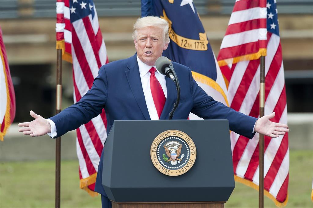 Coca-Cola cede ante las presiones de Donald Trump y anuncia bebida con azúcar de caña