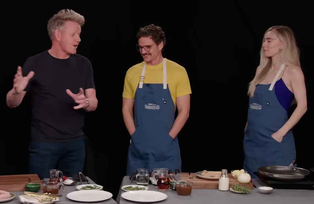 VIDEO| “El secreto para este plato es Chillán”: Gordon Ramsey hace cocinar longanizas a Pedro Pascal