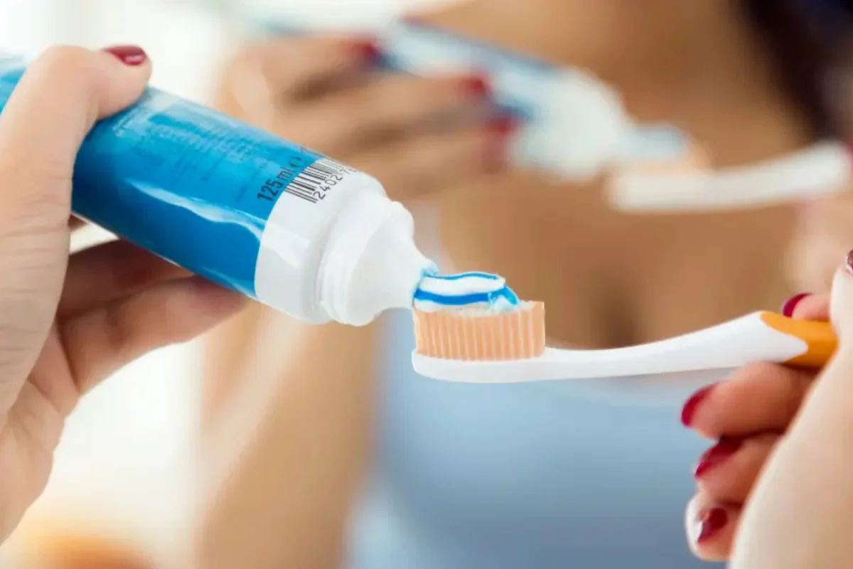 Sernac oficia a Colgate, Sensodyne y Oral B por efectos adversos de pastas dentales: Conoce la lista de 19 productos