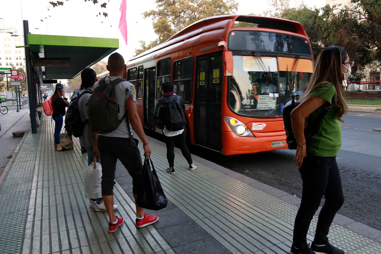 Paradas Flexibles: Conoce cómo funciona el nuevo servicio nocturno de buses RED