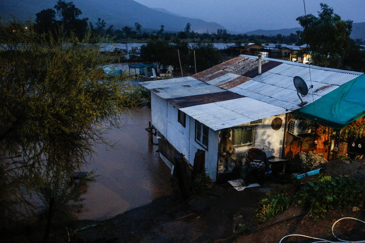 Alerta a quienes viven cerca de ríos y quebradas: Lluvias copiosas y cálidas aumentan riesgo de crecidas e inundaciones