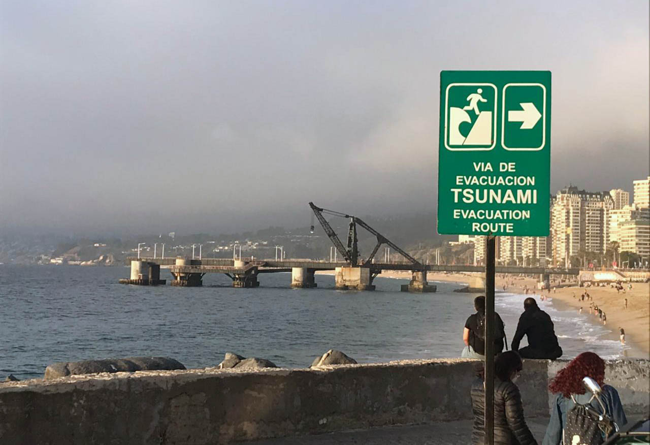 Tsunami en Chile: Alerta Roja y suspensión de clases para comunas de borde costero entre Arica y Magallanes