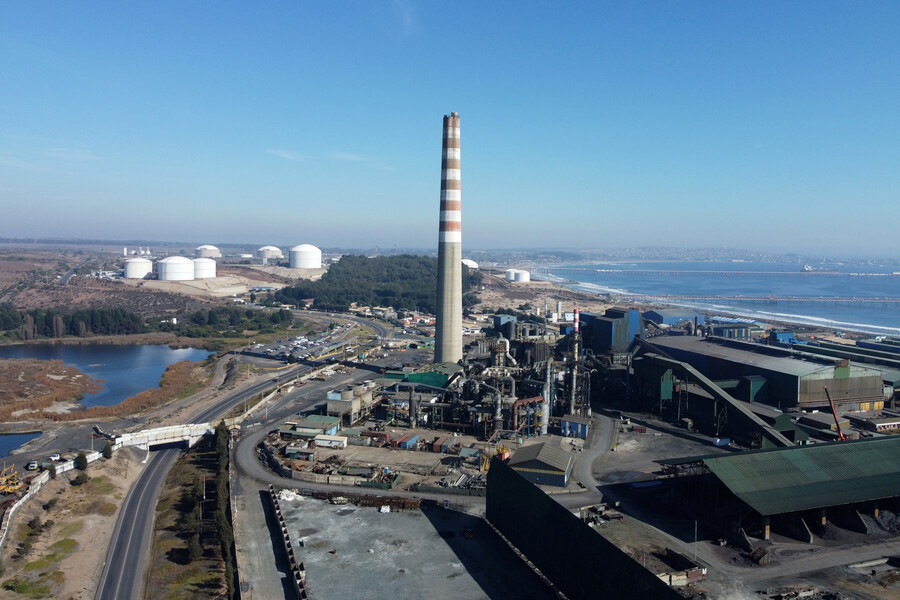 Banco francés da crédito a Codelco de $500 mil millones para dejar energías contaminantes