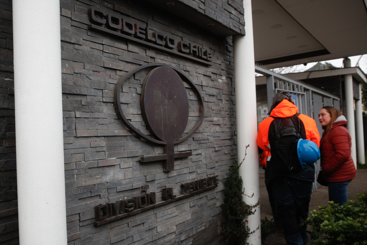 Gerente de Codelco confirma que “no hemos tenido contacto” con desaparecidos, pero “hacemos los mayores esfuerzos”