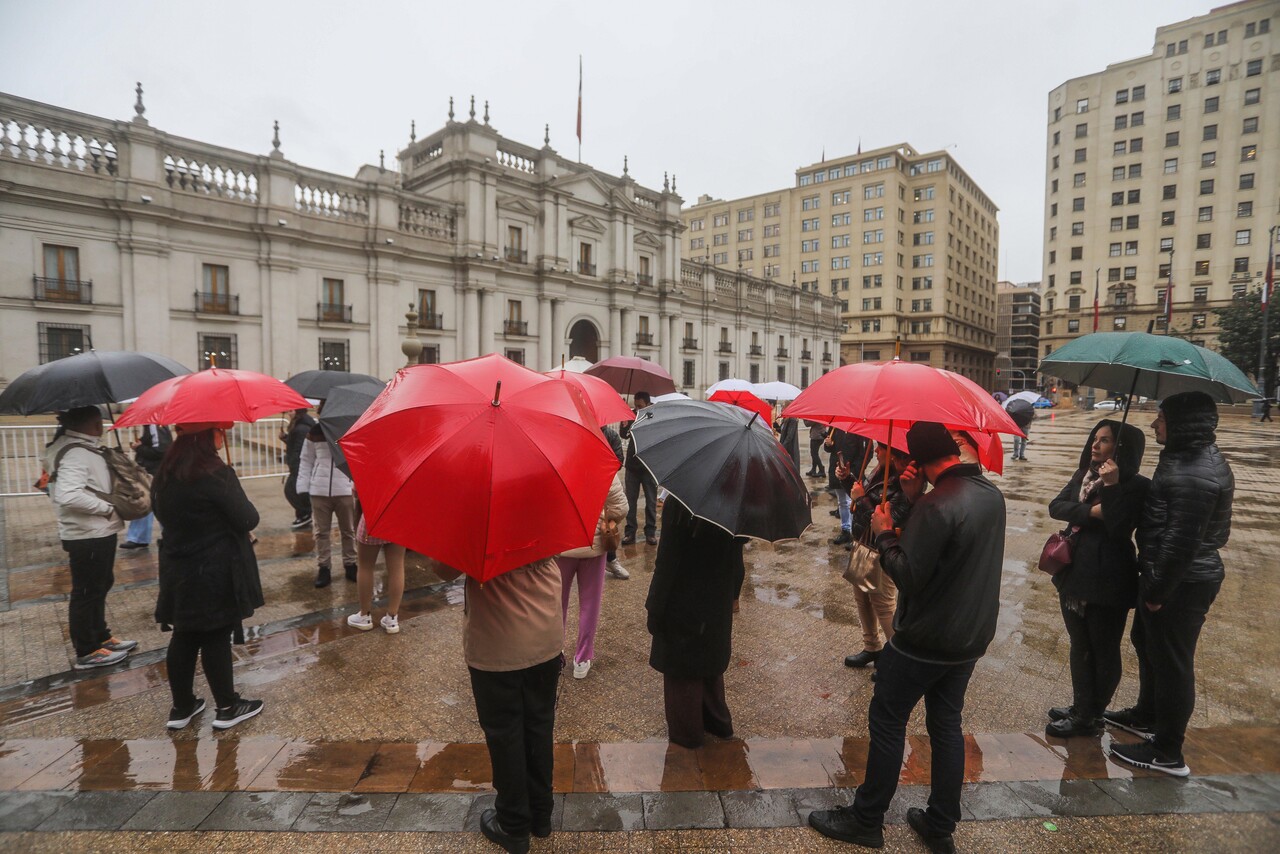 Lluvia en Santiago regresará con viento y un pulso importante: Ya han caído 27 mm y se esperan más de 20 mm