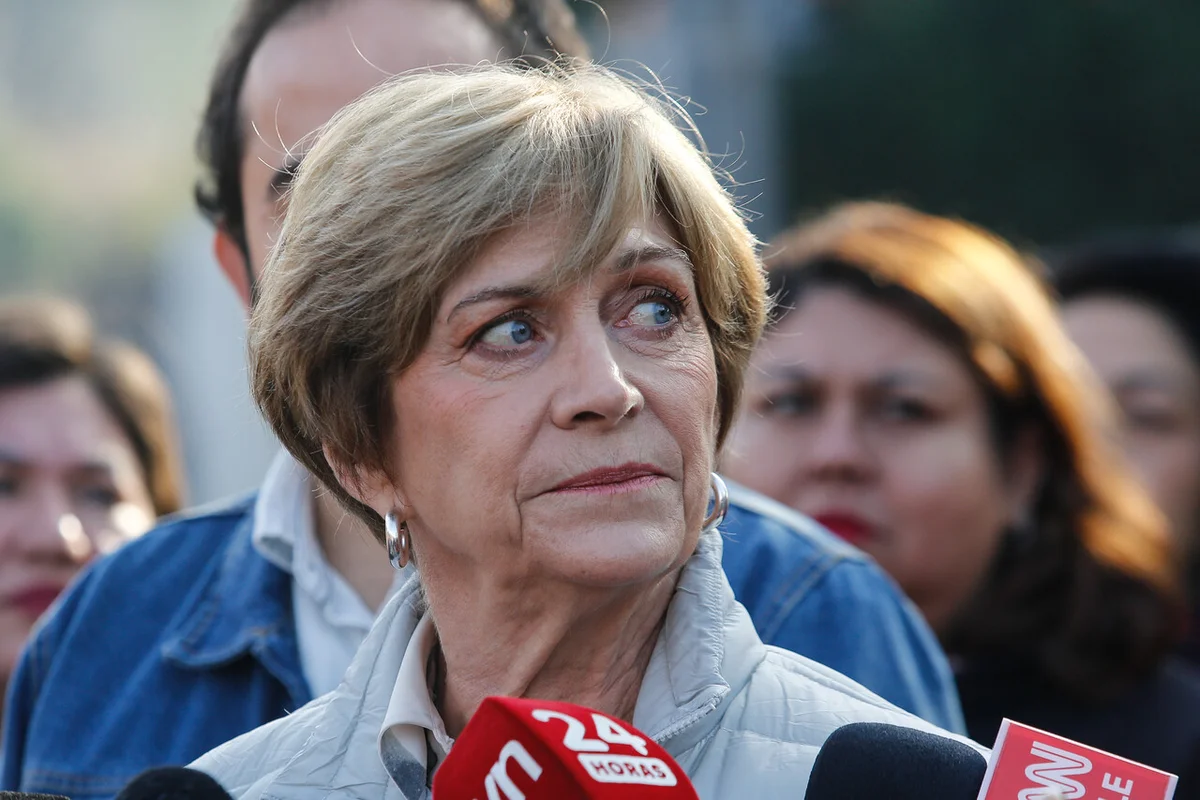 ¿Matthei pasa Agosto? Carlos Larraín sincera apoyo a Kast y diputados de Chile Vamos tantean idea que se baje de la presidencial