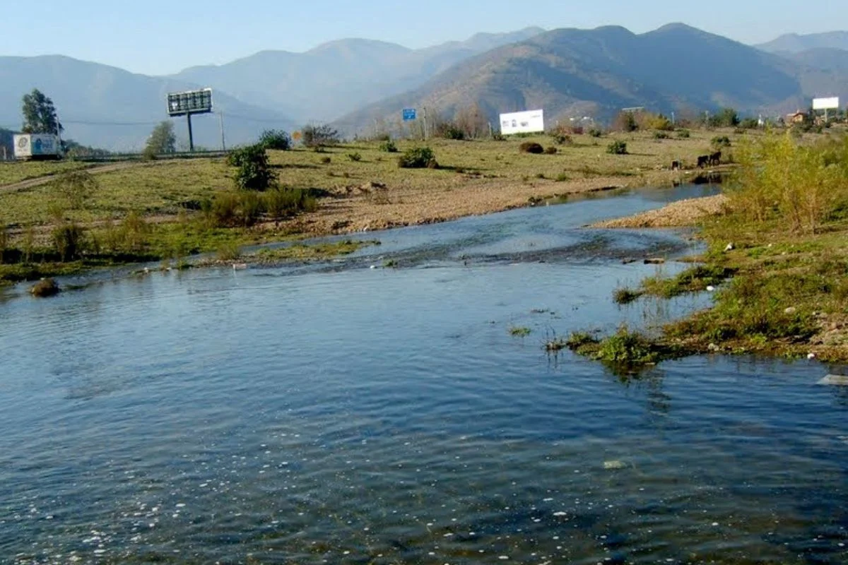 Multa millonaria a Minera Colliguay por dañar estero El Puangue perjudicando ecoturismo y agricultura familiar