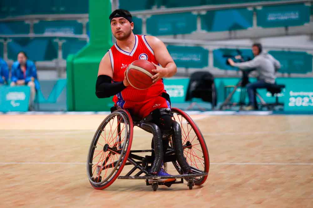 Orgullo chileno: Basquetbolista paralímpico Ángel Hernández jugará en la Liga de Honor de España