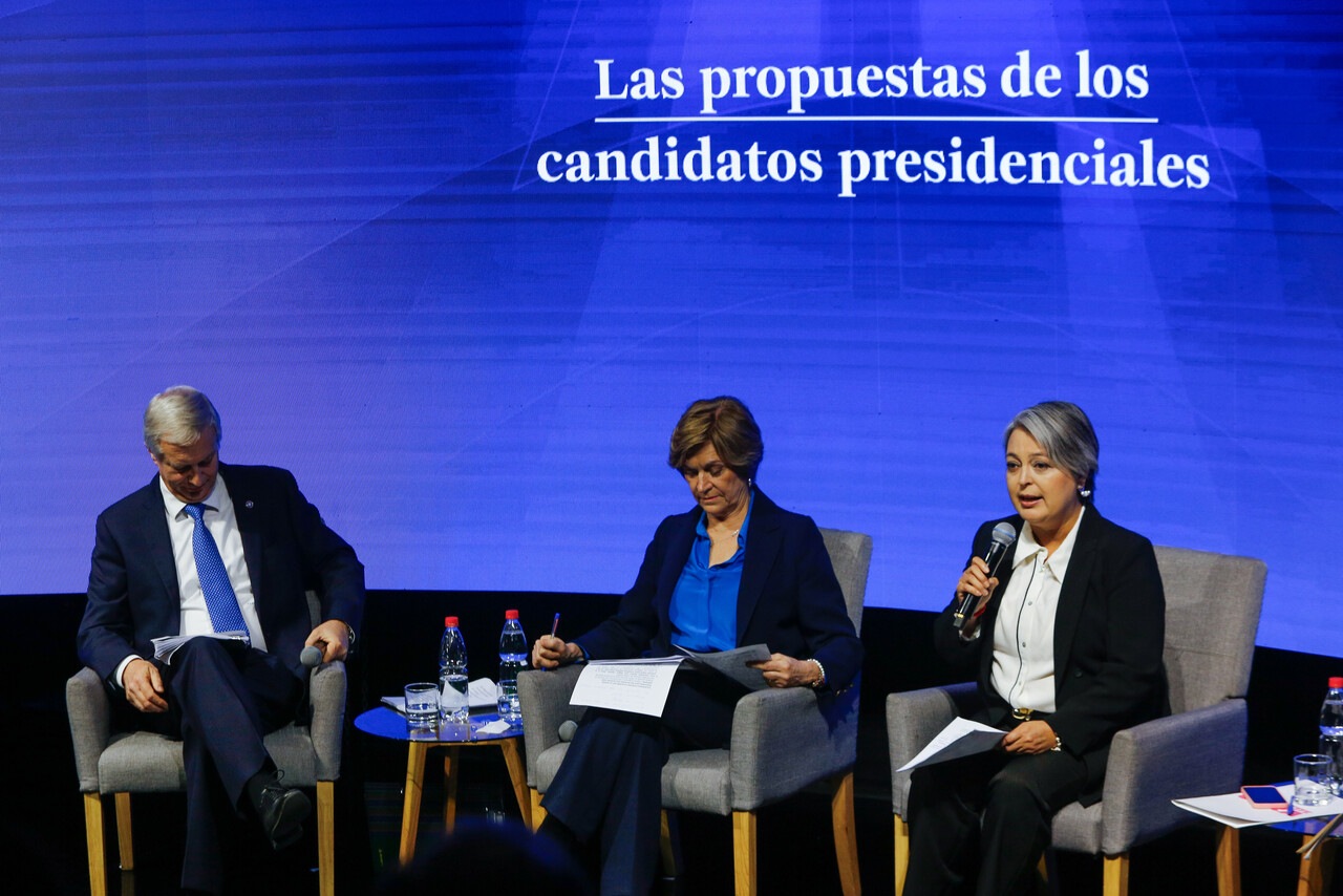 Jara hace llamado a candidatos para elevar el nivel en debates: 