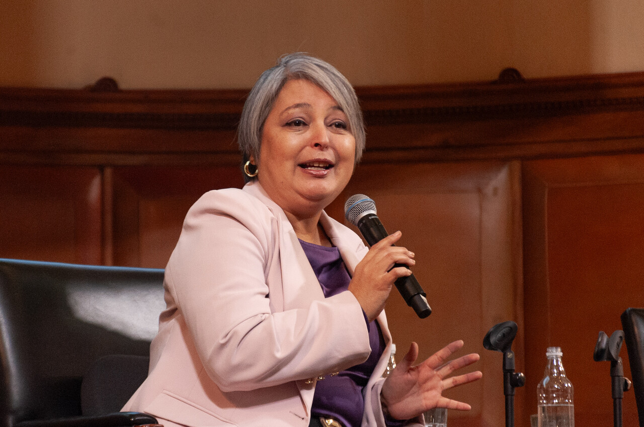 VIDEO| “A Kast no se le pregunta si es…”: La crítica de Jeannette Jara ante pregunta reiterativa en seminario Clapes UC