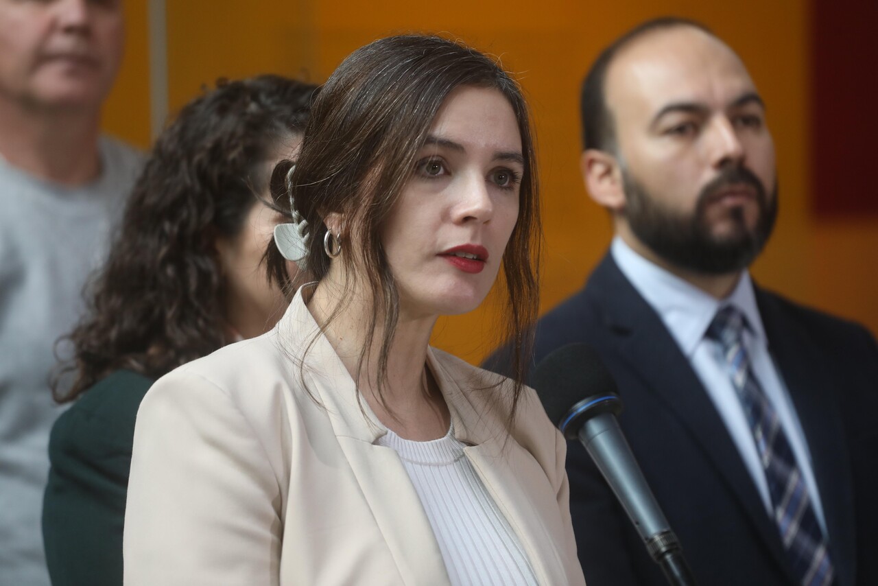 VIDEO| Ministra Vallejo responde a la UDI por registro que se mofa de Boric y Jara: “Hacen lo mismo que critican”