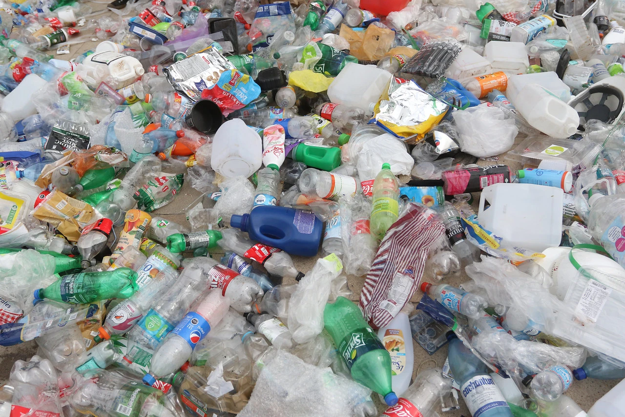 Diseñar productos duraderos, reparables y con menos plástico: La propuesta que impulsa Chile para tratado global contra contaminación