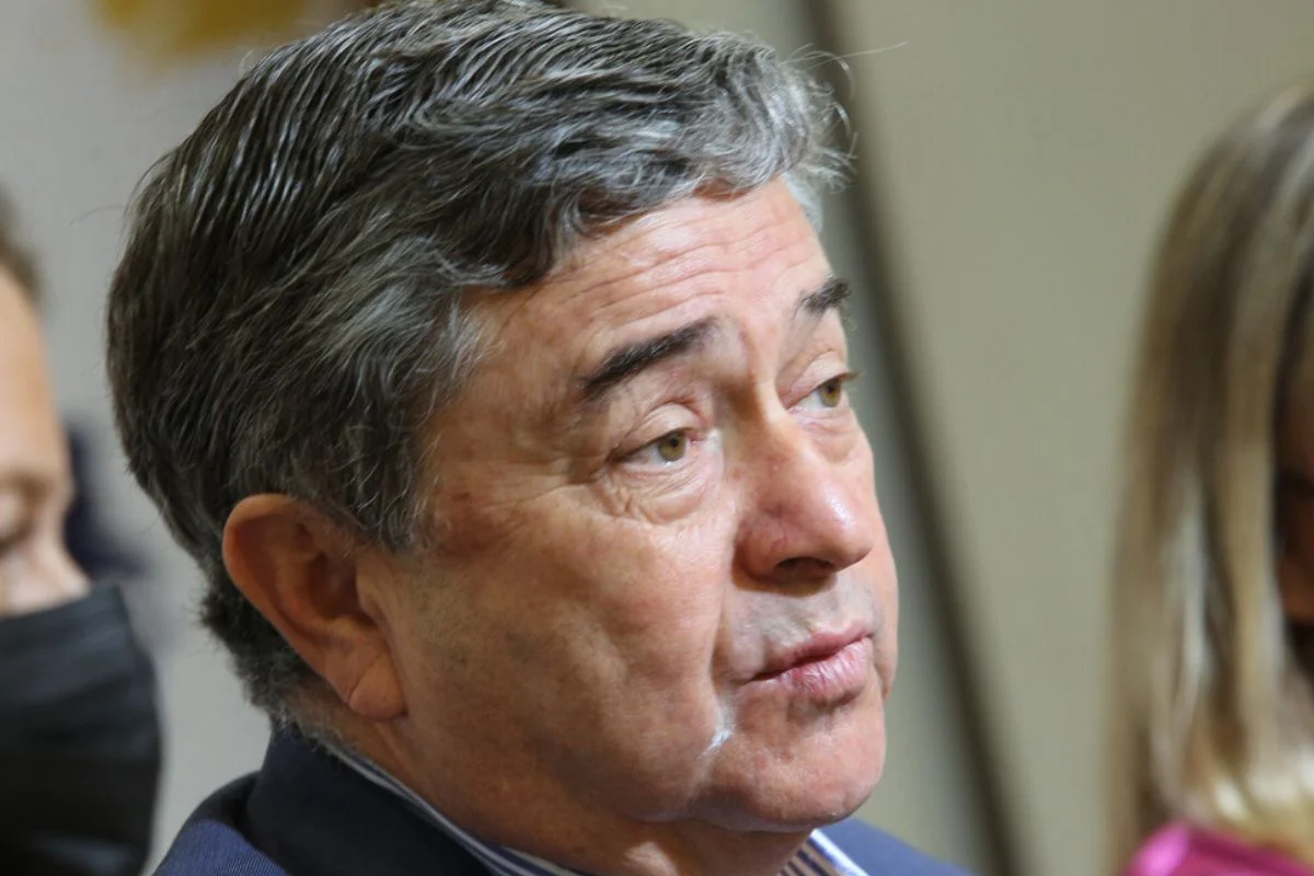 Todo queda en familia: Hijos del senador Juan Antonio Coloma competirán por escaños en el Senado y la Cámara