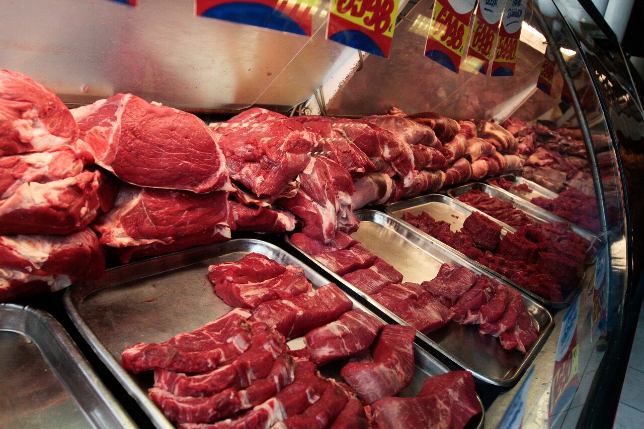 A un mes de Fiestas Patrias: Chile suspende importación de carne argentina tras reforma de Milei