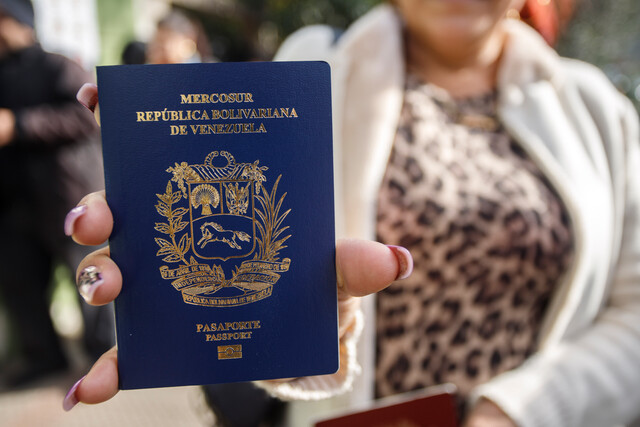 Solo 2.659 de 450.000 venezolanos en Chile podrán votar en las elecciones del domingo de su país