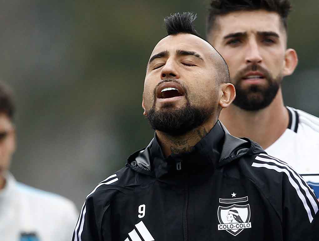 Colo Colo suma más problemas: Árbitro denunciaría a Arturo Vidal por encararlo y sería suspendido contra la UC