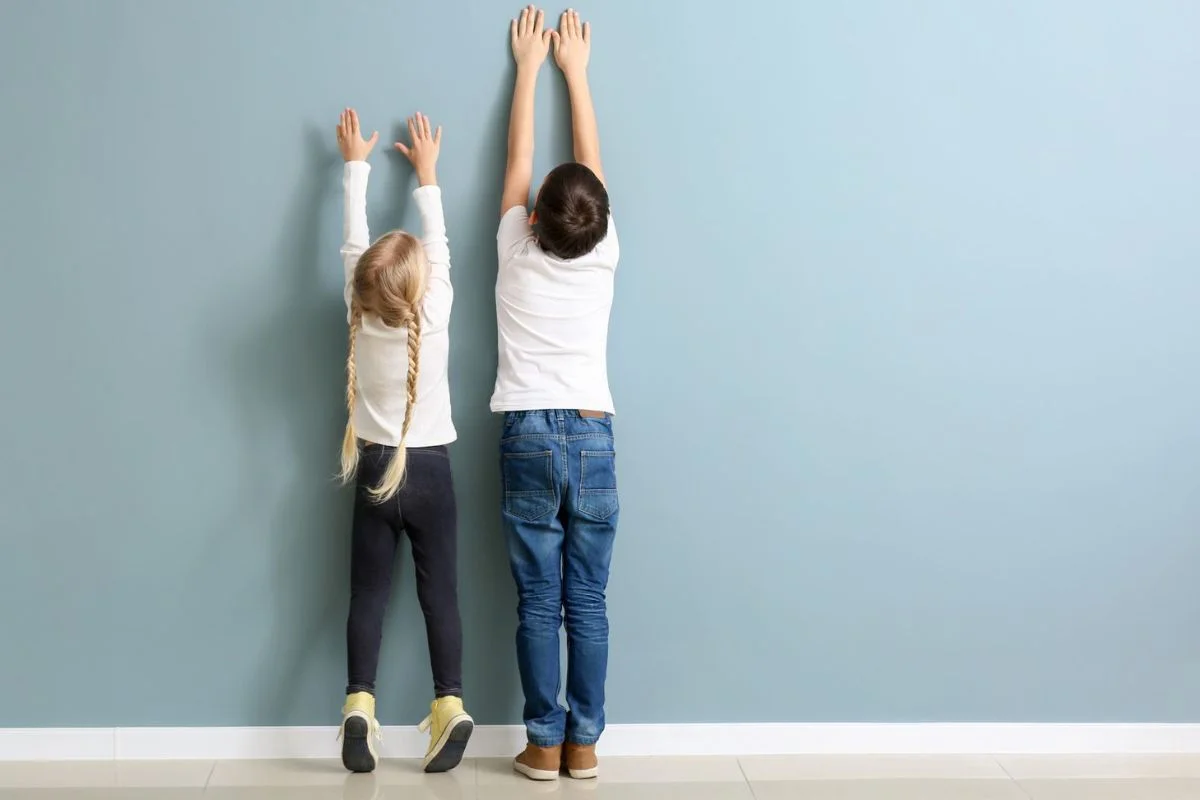 Etapas del crecimiento: Qué pasa con la primera menstruación y hasta cuándo crecen los hombres