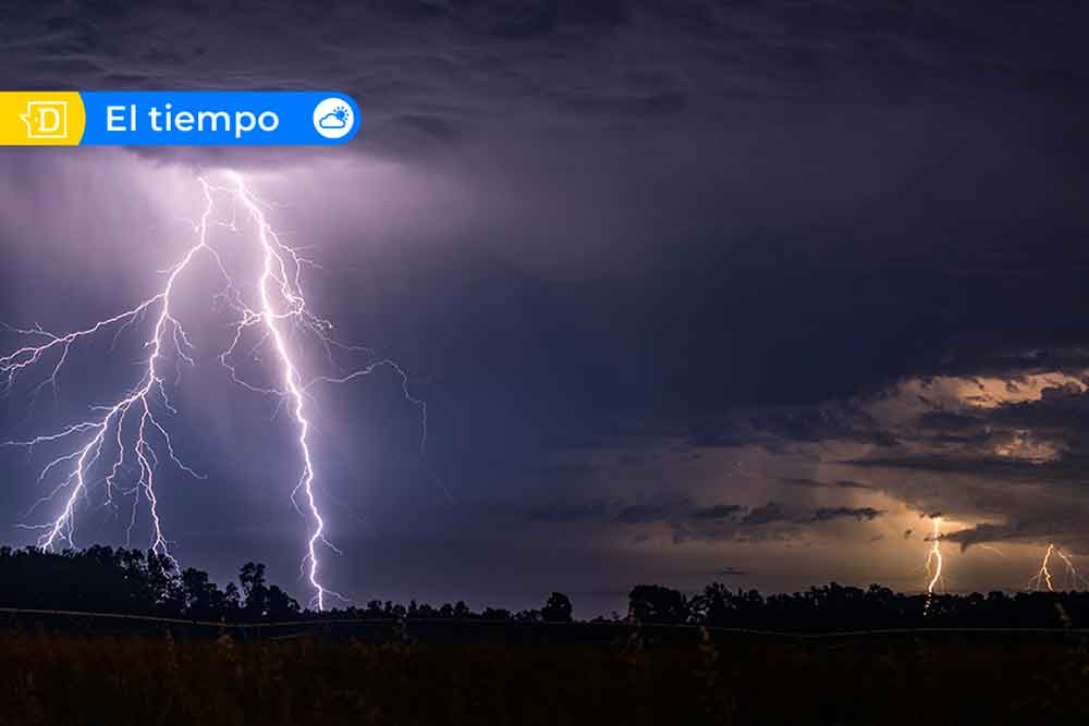 Baja segregada dejaría tormentas eléctricas en Santiago: DMC emite aviso para tres regiones