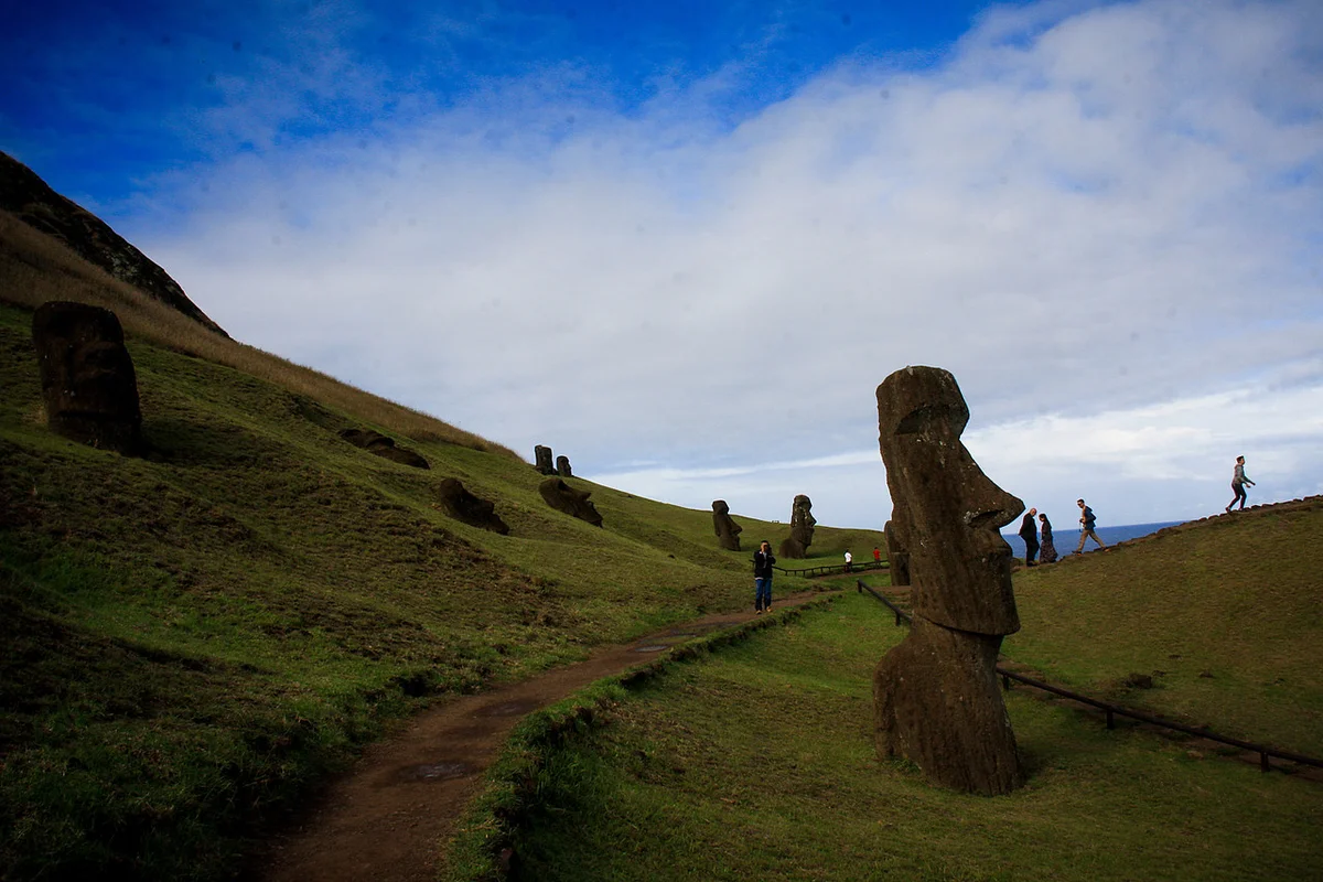 Startup chilena presenta en Japón tecnología que permite “visitar” Rapa Nui y otras ciudades desde el celular
