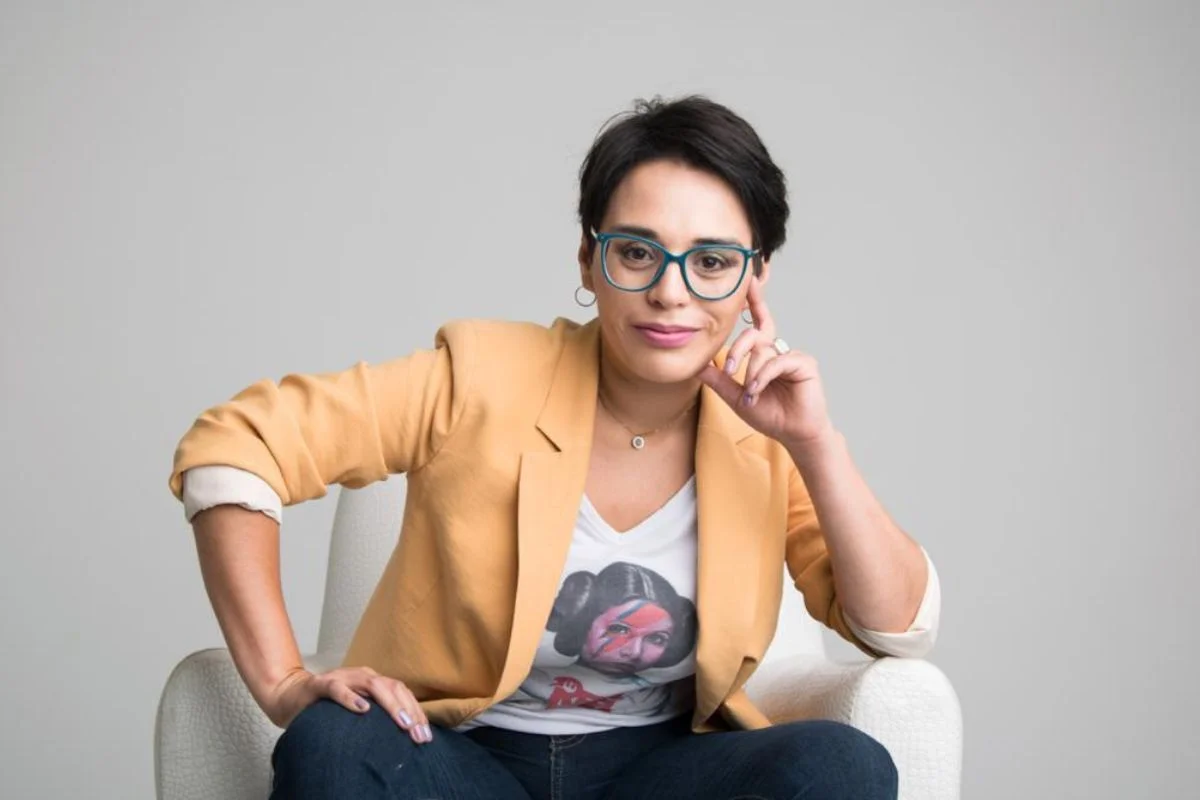 Karina Oliva regresaría a la política como candidata al parlamento por el Partido Popular y genera críticas en el bloque