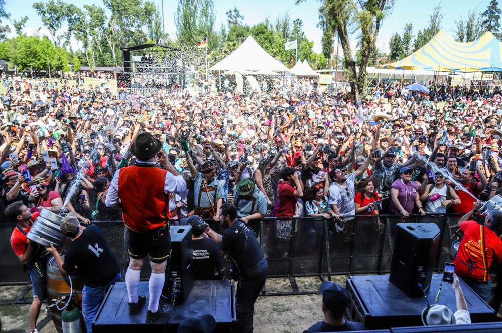 Oktoberfest Chile 2025 celebrará 20 años y tendrá a Chico Trujillo como uno de sus platos fuertes