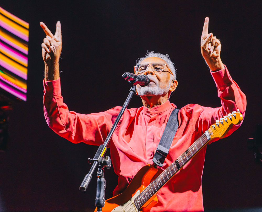 Gilberto Gil regresa Chile con su gira de despedida Tempo Rei y agenda show en Movistar Arena